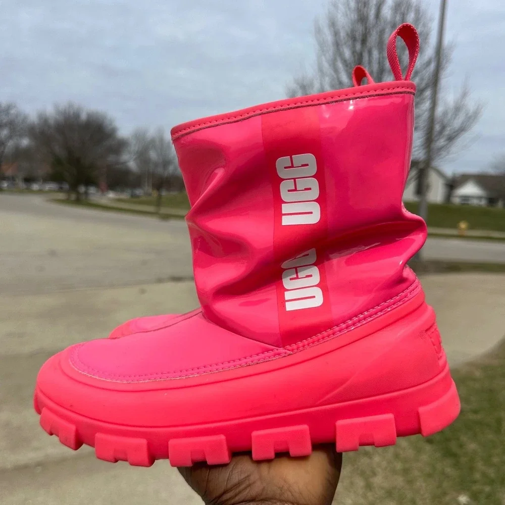 UGG Kids Classic Brellah Mini Boots‎ Big Kids Size 5 Pink